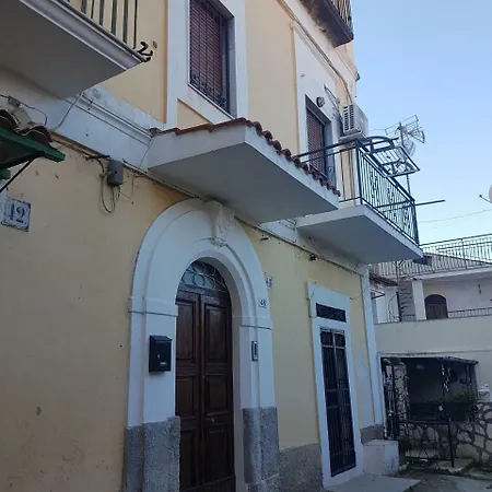 Casa Wells 2 Bed 2 Bath Overlooking Pizzo Historical Center شقة بيتسو